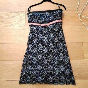 IDEOLOGY SIZE 6 STRAPLESS BLACK DRESS W LACE OVERLAY.